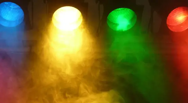 Światło RGB: Jakie są zastosowania i jak efektywnie je wykorzystać?