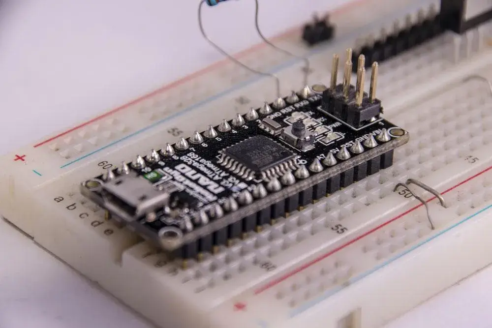 Jak skonfigurować i używać Arduino Nano v3? Kompletny przewodnik